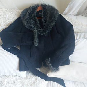 Coat with faux fur